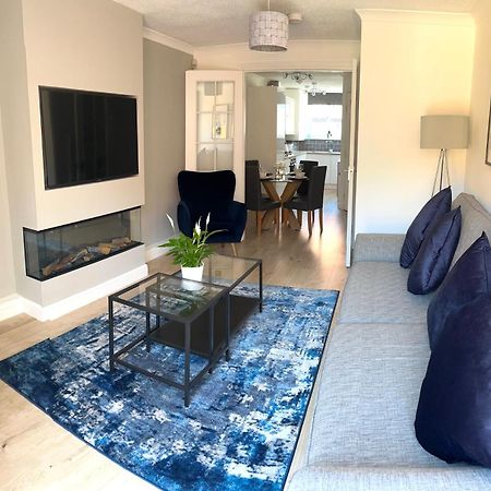 3 Bedroom - 2 Bathroom Townhouse In Corstorphine Near Murrayfield Stadium - Direct Bus To Edinburgh City Centre In 20 Minutes - Two Private Parking Spaces - Private Sunny Garden - Recently Refurbished Extérieur photo