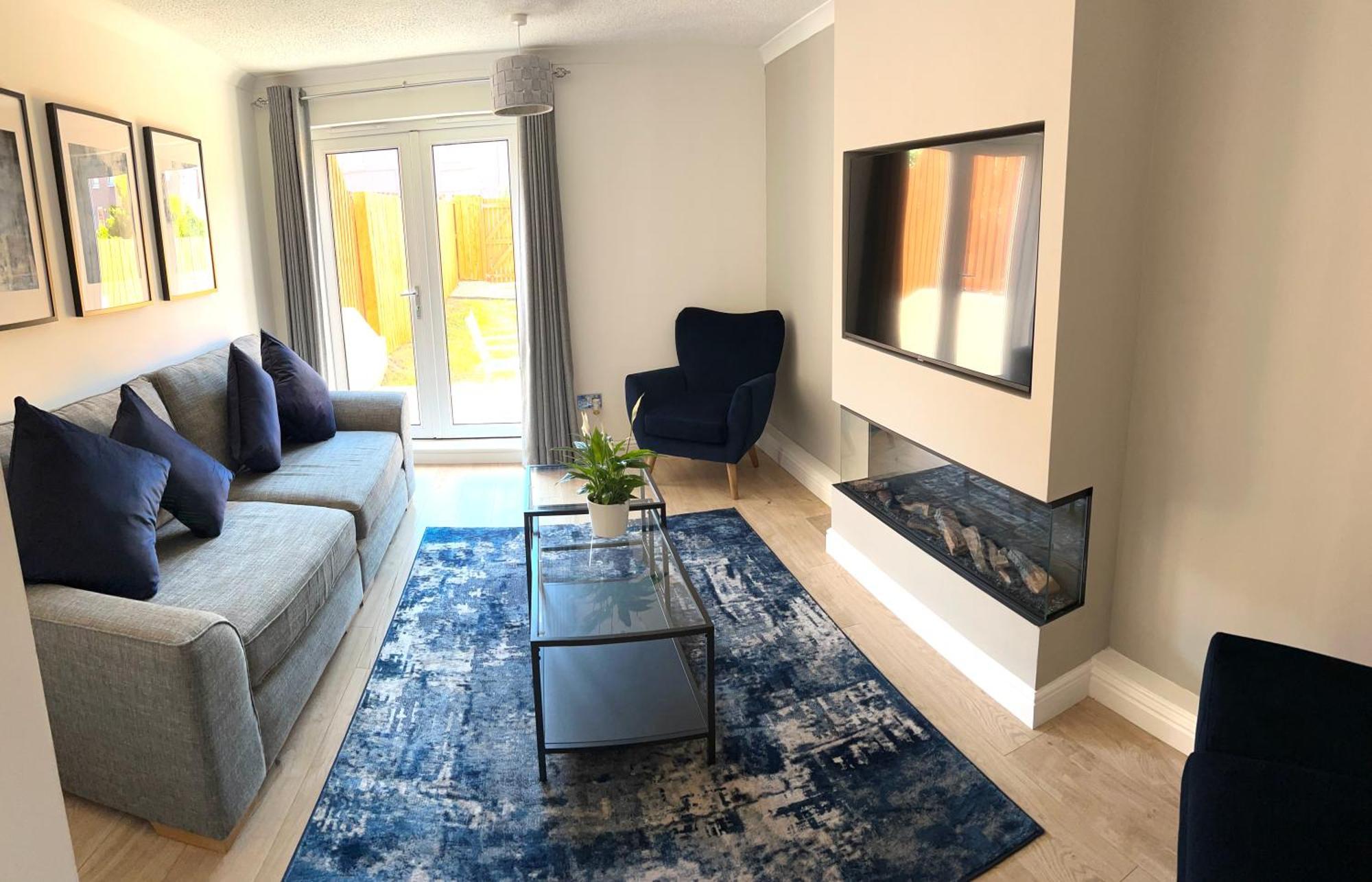 3 Bedroom - 2 Bathroom Townhouse In Corstorphine Near Murrayfield Stadium - Direct Bus To Edinburgh City Centre In 20 Minutes - Two Private Parking Spaces - Private Sunny Garden - Recently Refurbished Extérieur photo